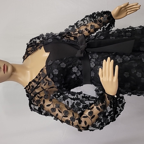 Julia Jordan Women's Black Floral Overlay Jacket & Belted Jumpsuit - Picture 15 of 17